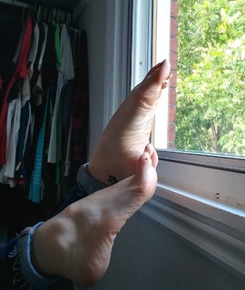 Sloan feet photo thumbnail