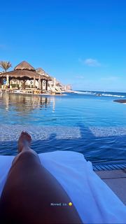 Jilly Anais feet photo thumbnail