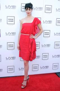 Krysten Ritter feet photo thumbnail