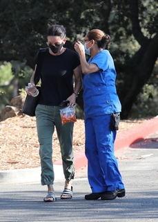 Courteney Cox feet photo thumbnail
