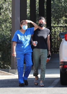 Courteney Cox feet photo thumbnail