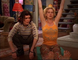 Jenna Elfman feet photo thumbnail