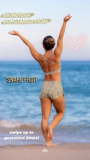 Kino MacGregor feet photo thumbnail