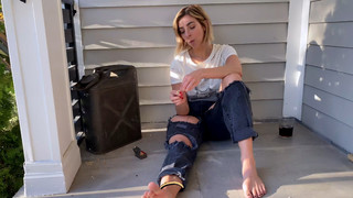 Gabbie Hanna feet photo thumbnail
