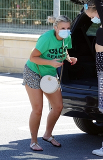 Kerry Katona feet photo thumbnail
