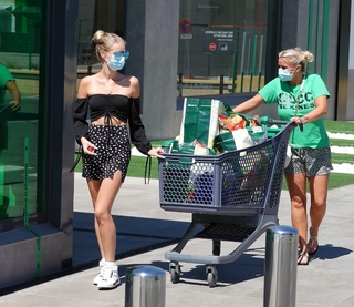 Kerry Katona feet photo thumbnail