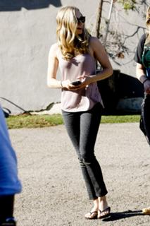 Amanda Seyfried feet photo thumbnail