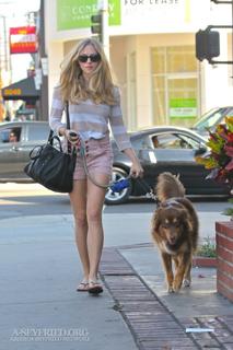 Amanda Seyfried feet photo thumbnail