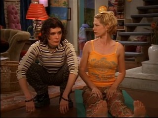Jenna Elfman feet photo thumbnail