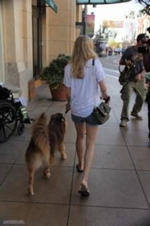 Amanda Seyfried feet photo thumbnail
