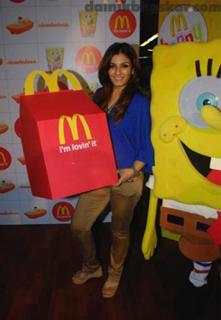 Raveena Tandon feet photo thumbnail