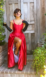 Vanessa Hudgens feet photo thumbnail