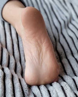 Kyle Unfug feet photo thumbnail