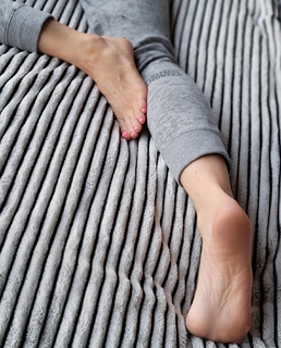 Kyle Unfug feet photo thumbnail