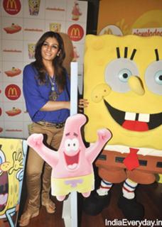 Raveena Tandon feet photo thumbnail