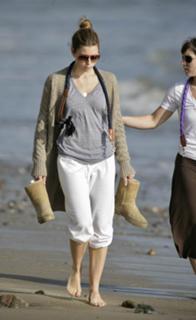 Jessica Biel feet photo thumbnail