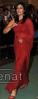 Raveena Tandon feet photo thumbnail
