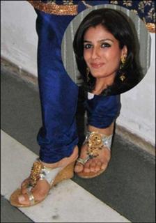 Raveena Tandon feet photo thumbnail