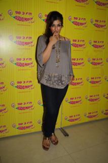 Raveena Tandon feet photo thumbnail