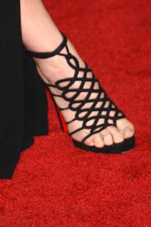 Olivia Wilde feet photo thumbnail