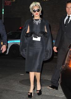 Lady Gaga feet photo thumbnail