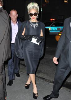 Lady Gaga feet photo thumbnail
