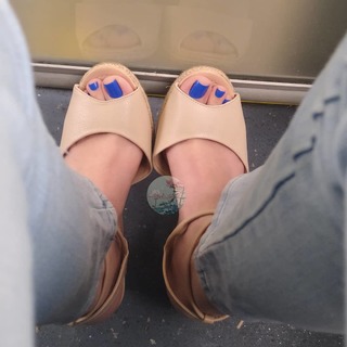 Isa Pes feet photo thumbnail