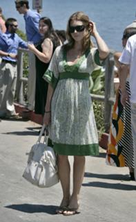 Jessica Biel feet photo thumbnail