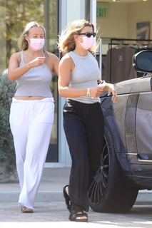 Sofia Richie feet photo thumbnail