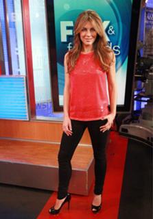 Elizabeth Hurley feet photo thumbnail