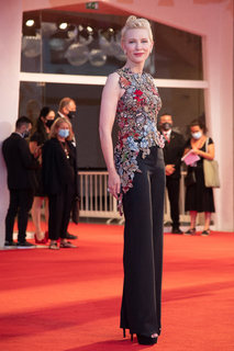 Cate Blanchett feet photo thumbnail
