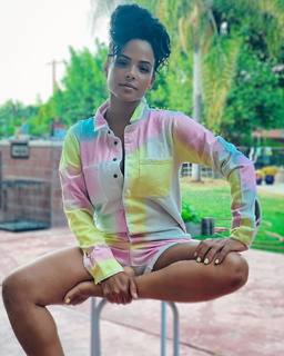 Christina Milian feet photo thumbnail