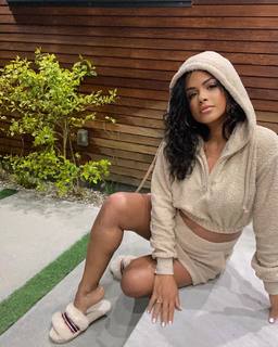 Christina Milian feet photo thumbnail