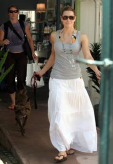 Jessica Biel feet photo thumbnail