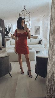 Lucy Hale feet photo thumbnail