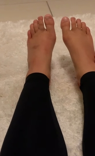 Paige VanZant feet photo thumbnail