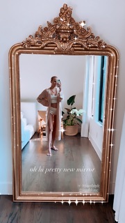 Nastia Liukin feet photo thumbnail