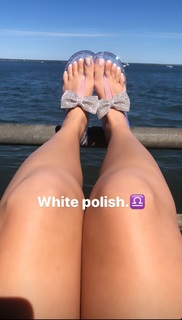 Jenelle Jcakess feet photo thumbnail