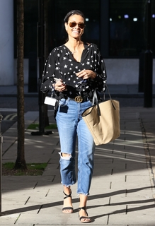 Melanie Sykes feet photo thumbnail