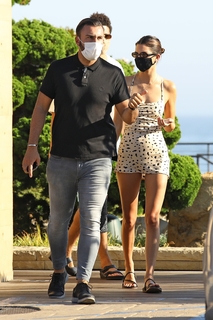 Kendall Jenner feet photo thumbnail