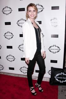 Emma Roberts feet photo thumbnail