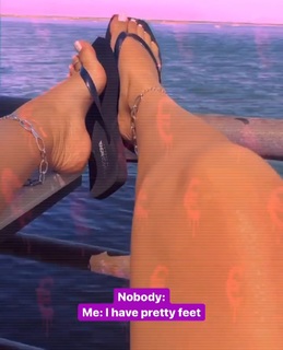 Jenelle Jcakess feet photo thumbnail