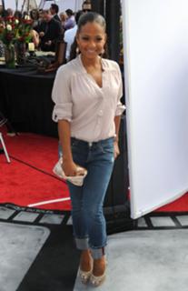 Christina Milian feet photo thumbnail