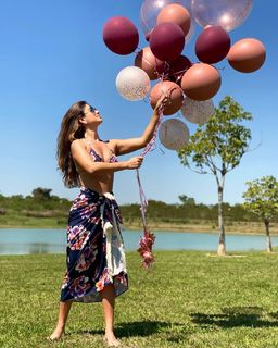Paula Fernandes feet photo thumbnail