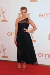 Kaley Cuoco feet photo thumbnail