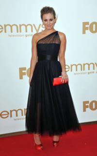 Kaley Cuoco feet photo thumbnail
