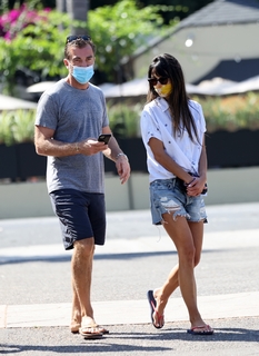 Jordana Brewster feet photo thumbnail