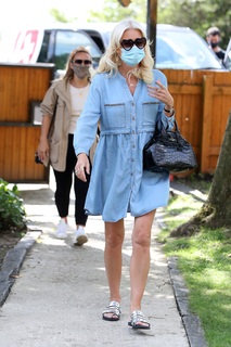 Denise Van Outen feet photo thumbnail