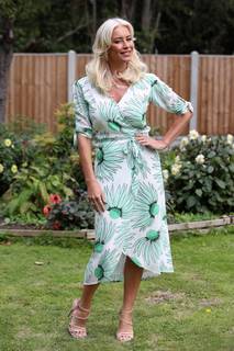 Denise Van Outen feet photo thumbnail