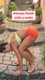 Kino MacGregor feet photo thumbnail
